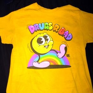 Drugs r bad tshirt